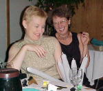 Regina&Leelee.JPG (70467 bytes)