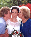 Rose&Moms.JPG (76935 bytes)